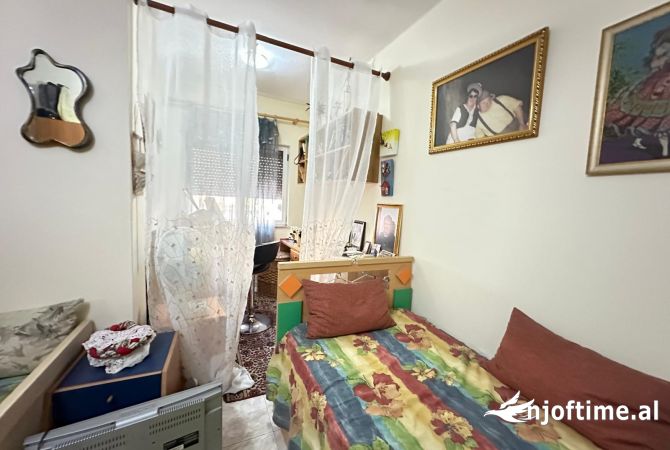 Shtepi ne shitje Apartament ne Tirane, 2+1, Mobilimi E mobiluar, Pagesa 235,000  Euro.