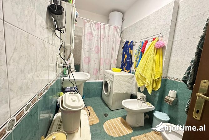 Shtepi ne shitje Apartament ne Tirane, 2+1, Mobilimi E mobiluar, Pagesa 235,000  Euro.