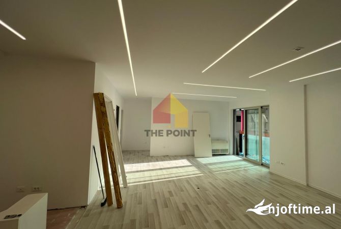 Shtepi ne shitje Apartament ne Tirane, 2+1, Mobilimi Bosh, pa mobiluar, Pagesa 550,000  Euro.