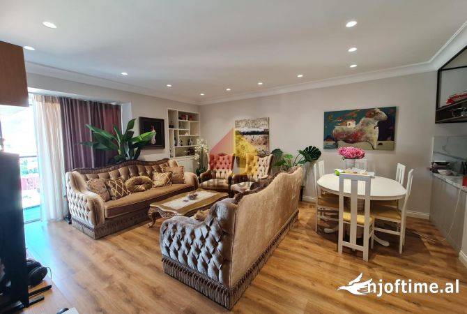 Shtepi ne shitje Apartament ne Tirane, 2+1, Mobilimi E mobiluar, Pagesa 500,000  Euro.