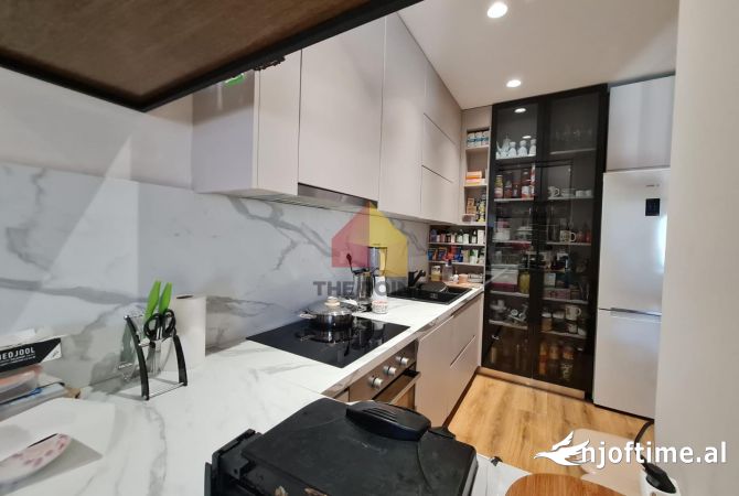 Shtepi ne shitje Apartament ne Tirane, 2+1, Mobilimi E mobiluar, Pagesa 500,000  Euro.