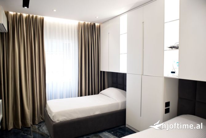 Shtepi ne shitje Apartament ne Tirane, 2+1, Mobilimi E mobiluar, Pagesa 275,000  Euro.