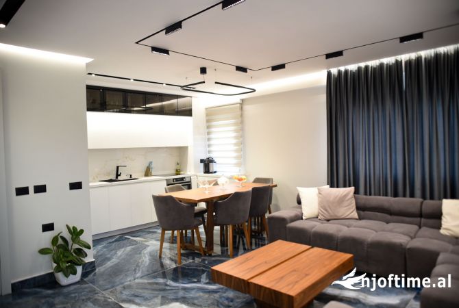 Shtepi ne shitje Apartament ne Tirane, 2+1, Mobilimi E mobiluar, Pagesa 275,000  Euro.