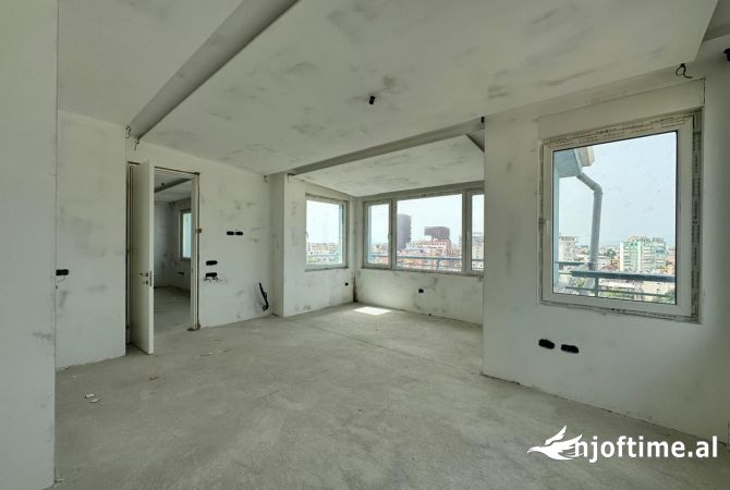Apartment for sale in Tirana 5+1, Emty