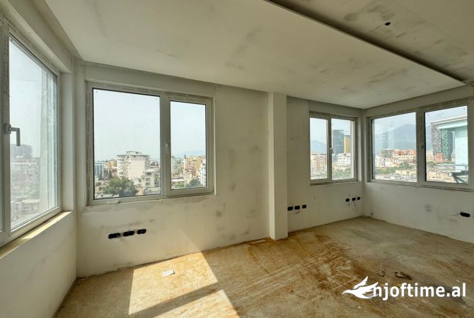 Apartment for sale in Tirana 5+1, Emty