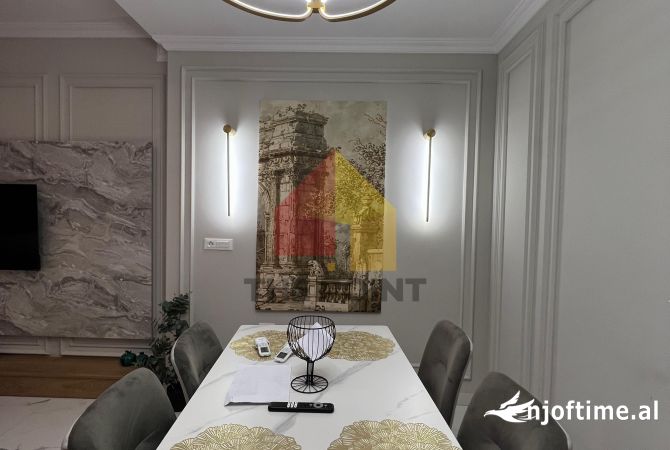 Shtepi ne shitje Apartament ne Tirane, 2+1, Mobilimi E mobiluar, Pagesa 452,200  Euro.