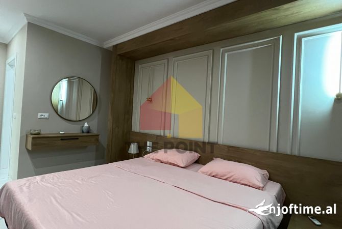 Shtepi ne shitje Apartament ne Tirane, 2+1, Mobilimi E mobiluar, Pagesa 452,200  Euro.