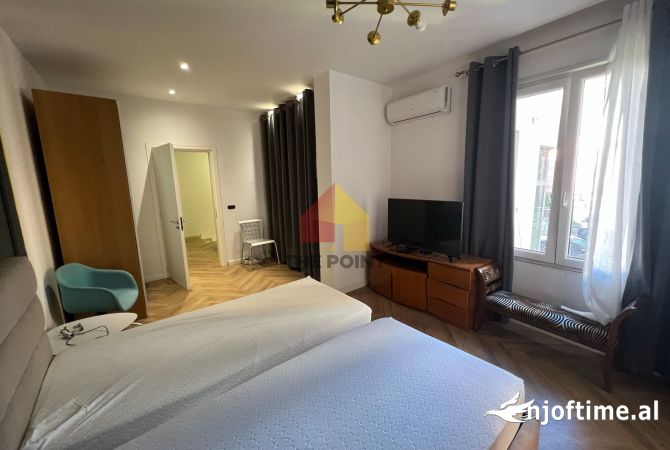 Shtepi ne shitje Duplex(shtepi me 2 kate) ne Tirane, 2+1, Mobilimi E mobiluar, Pagesa 250,000  Euro.