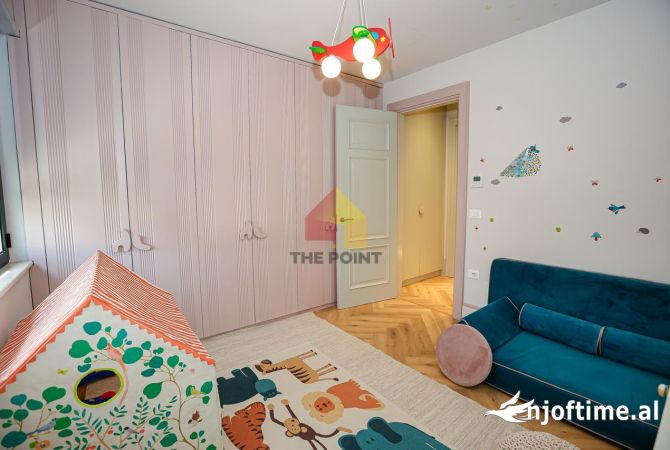 Shtepi ne shitje Duplex(shtepi me 2 kate) ne Tirane, 3+1, Mobilimi E mobiluar, Pagesa 480,000  Euro.