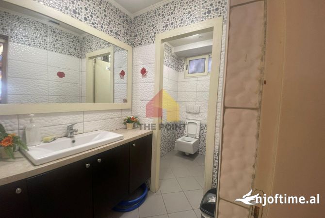 Shitet lokal 100m2 prane Qendres