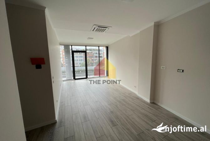 Ambient biznesi me qera 3+1 ne Tirane - 1,200 Euro