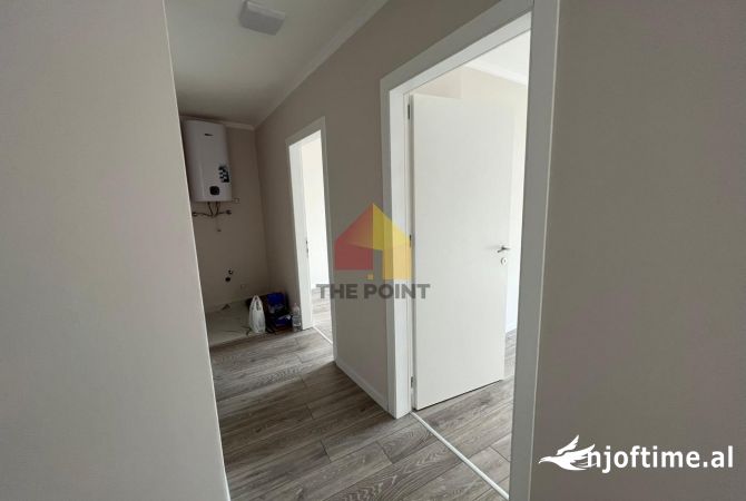 Zyre me Qira ne Rezidencen Lake View