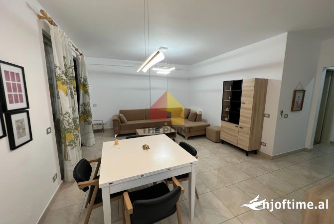 Shtepi me qera 2+1 ne Tirane - 1,300 Euro