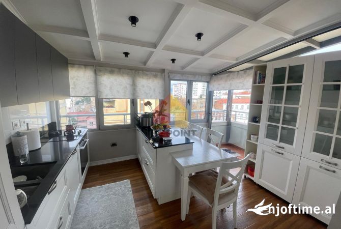 Shtepi me qera 3+1 ne Tirane - 2,500 Euro