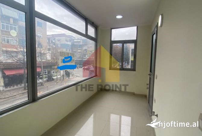 Ambient biznesi me qera 3+1 ne Tirane - 600 Euro
