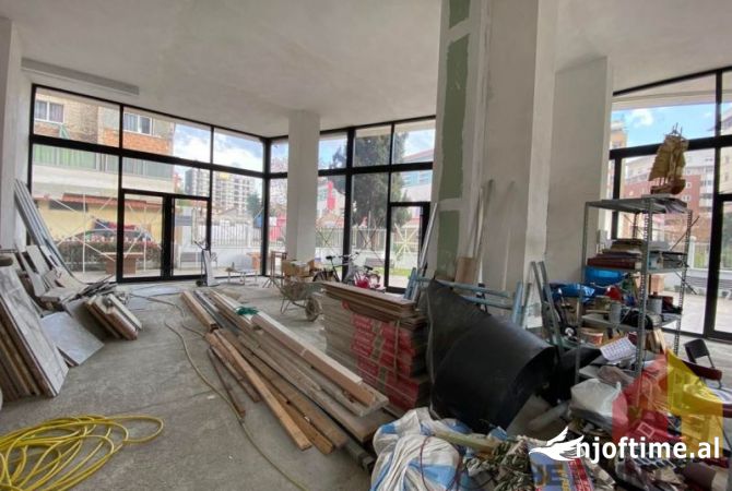 Ambient per shitje 301m2 total 