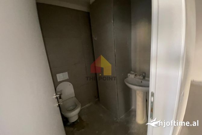 Ambient biznesi me qera 1+1 ne Tirane - 1,600 Euro
