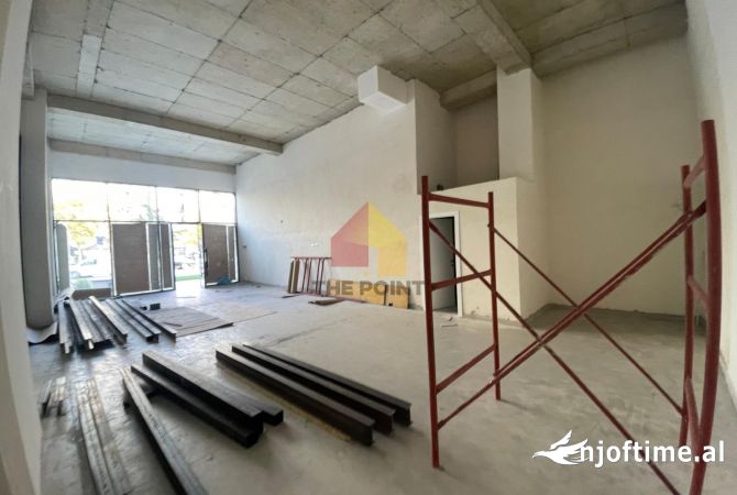 Ambient Biznesi Premium 102m² me Qera dhe Vizibilitet të Lartë