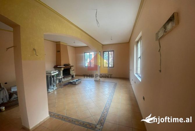 Shtepi me qera Vila Luksoze ne Tirane, 3+1, Mobilimi Pjeserisht e mobiluar, Pagesa 2,500  Euro.