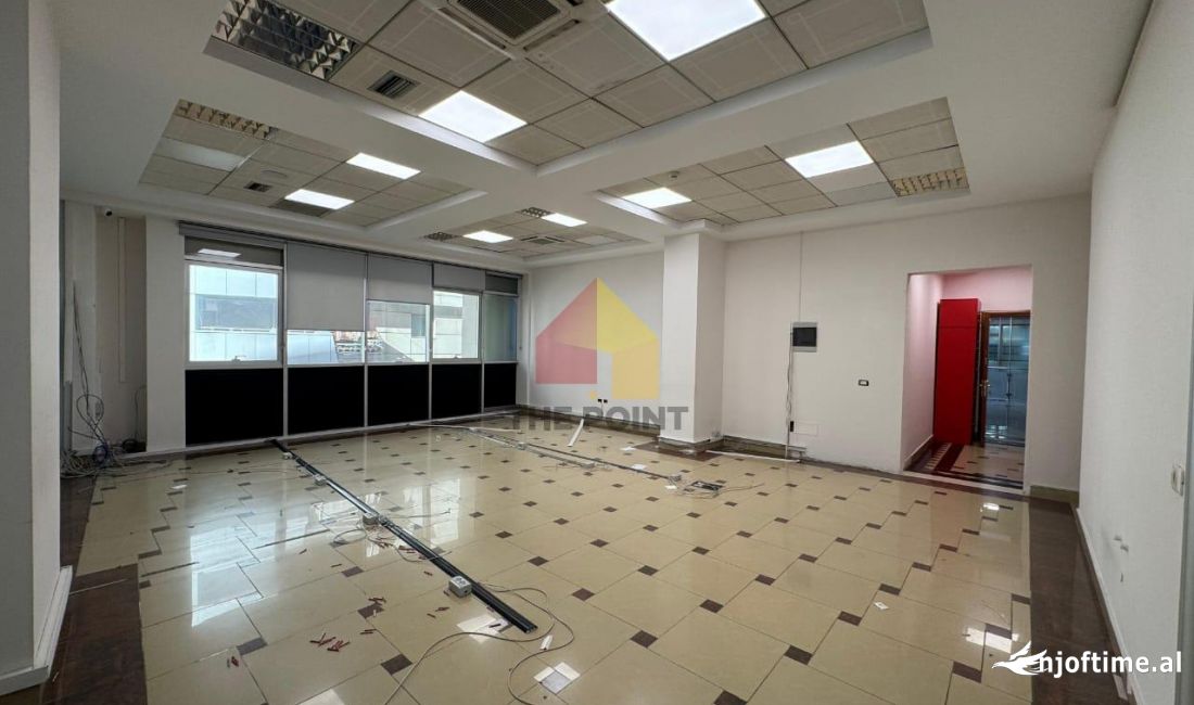 Ambient biznesi 100m2 per qera tek ish Kinema 17 nentori