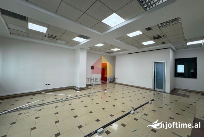 Ambient biznesi me qera 3+1 ne Tirane - 800 Euro