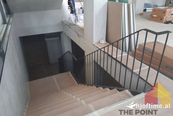 Ambient biznesi me qera 3+1 ne Tirane - 4,500 Euro