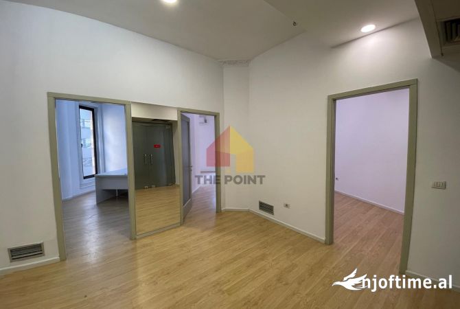 Ambient biznesi me qera 3+1 ne Tirane - 1,400 Euro