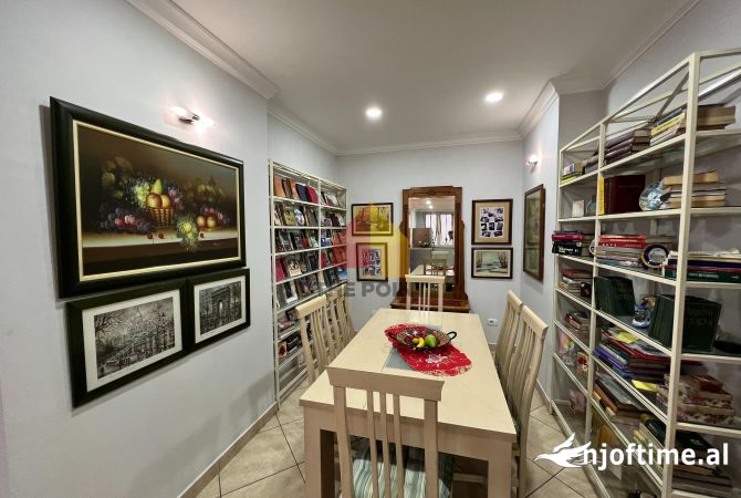 Shtepi me qera Apartament ne Tirane, 2+1, Mobilimi E mobiluar, Pagesa 900  Euro.