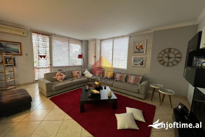 Shtepi me qera Apartament ne Tirane, 2+1, Mobilimi E mobiluar, Pagesa 900  Euro.