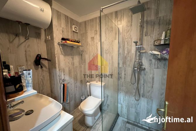 Shtepi me qera Apartament ne Tirane, 2+1, Mobilimi E mobiluar, Pagesa 900  Euro.