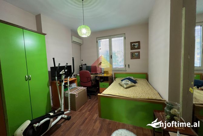 Shtepi me qera Apartament ne Tirane, 2+1, Mobilimi E mobiluar, Pagesa 900  Euro.