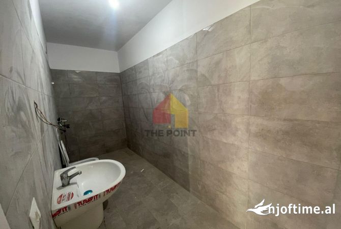 Shtepi ne shitje Apartament ne Tirane, 2+1, Mobilimi Bosh, pa mobiluar, Pagesa 105,000  Euro.