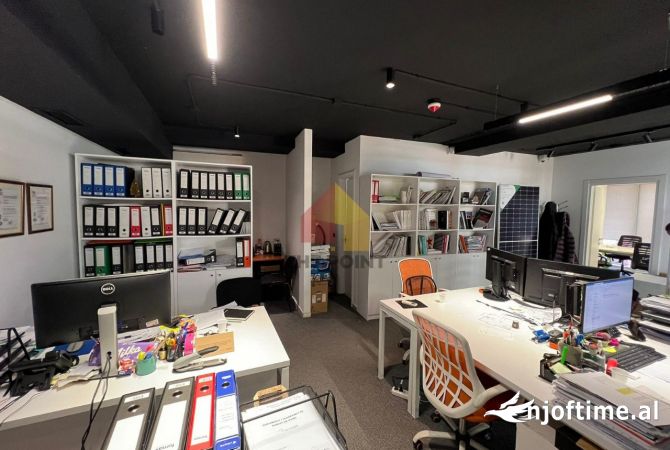 Zyre me qira 72m2 te Pazari i Ri