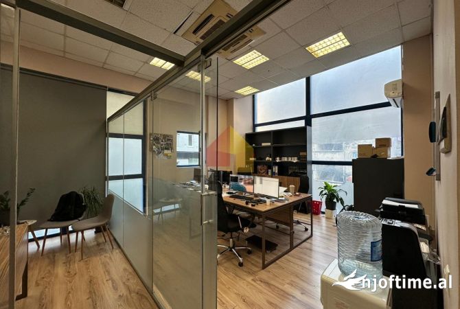 Ambient biznesi ne shitje 3+1 ne Tirane - 190,000 Euro