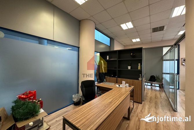 Ambient biznesi ne shitje 3+1 ne Tirane - 190,000 Euro