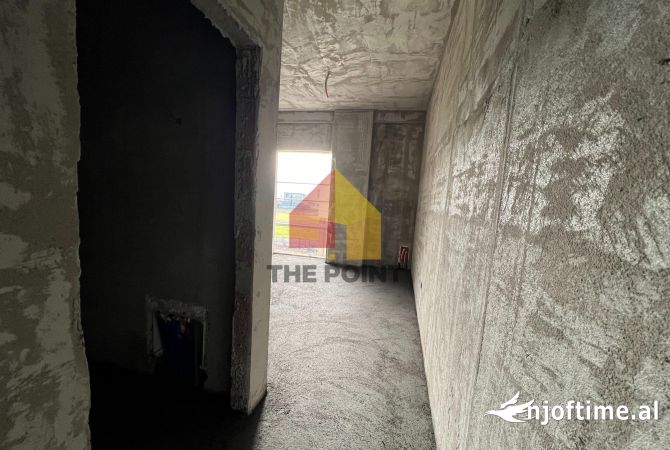 Shtepi ne shitje Apartament ne Tirane, 2+1, Mobilimi Bosh, pa mobiluar, Pagesa 177,000  Euro.