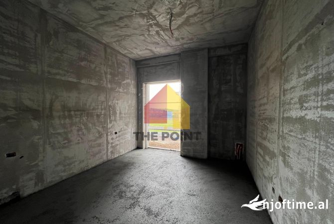 Shtepi ne shitje Apartament ne Tirane, 2+1, Mobilimi Bosh, pa mobiluar, Pagesa 177,000  Euro.