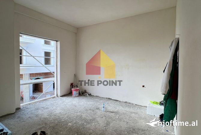 Shtepi ne shitje Apartament ne Tirane, 1+1, Mobilimi Bosh, pa mobiluar, Pagesa 116,000  Euro.
