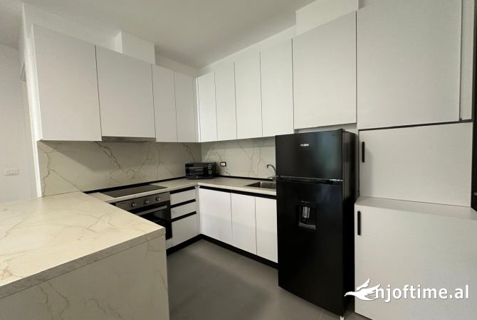 Shtepi me qera 2+1 ne Tirane - 1,600 Euro