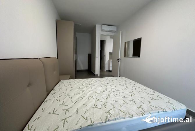 Shtepi me qera 2+1 ne Tirane - 1,600 Euro
