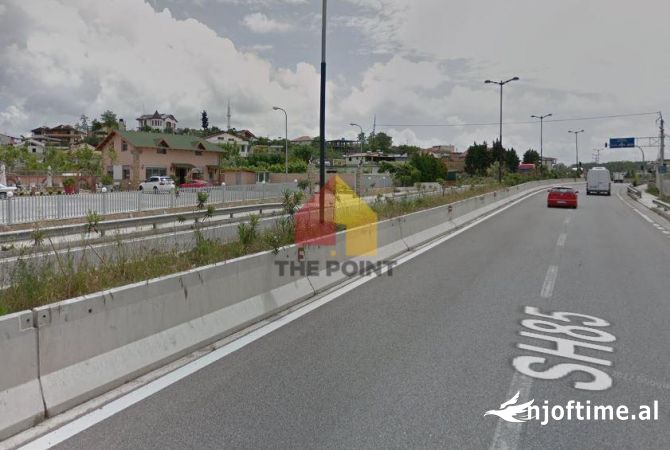 Truall ose Toke  ne Durres - 20,000,000 Leke