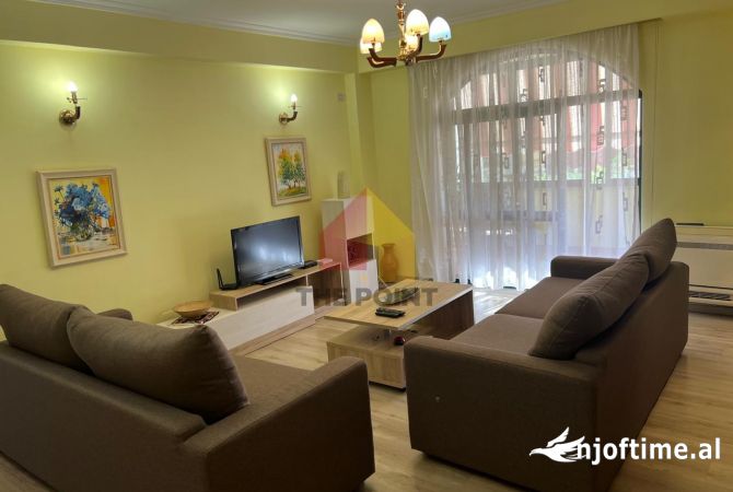 Shtepi me qera 2+1 ne Tirane - 1,000 Euro