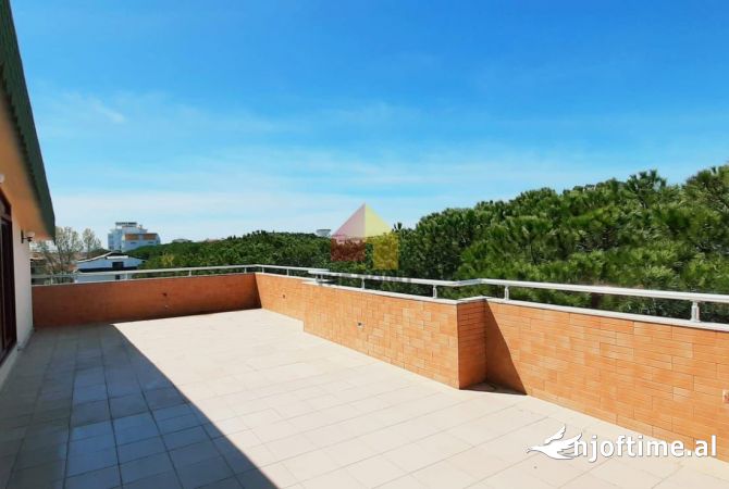 Shtepi ne shitje Apartament ne Durres, 2+1, Mobilimi E mobiluar, Pagesa 140,000  Euro.