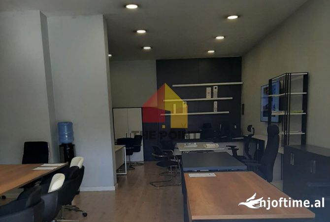 Ambient biznesi me qera 1+1 ne Tirane - 180,000 Leke