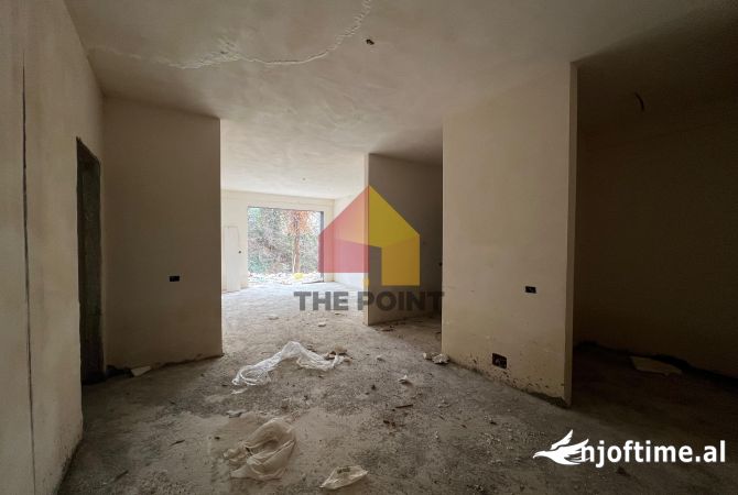 Shtepi ne shitje Apartament ne Tirane, 2+1, Mobilimi Bosh, pa mobiluar, Pagesa 184,000  Euro.