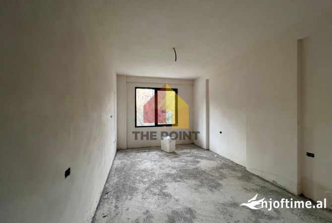 Shtepi ne shitje Apartament ne Tirane, 3+1, Mobilimi Bosh, pa mobiluar, Pagesa 210,000  Euro.