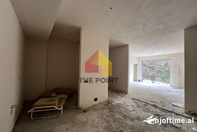 Shtepi ne shitje Apartament ne Tirane, 3+1, Mobilimi Bosh, pa mobiluar, Pagesa 210,000  Euro.