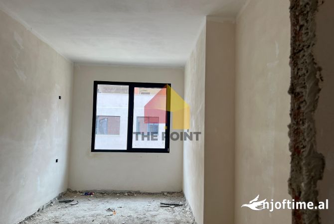 Shtepi ne shitje Apartament ne Tirane, 2+1, Mobilimi Bosh, pa mobiluar, Pagesa 179,000  Euro.