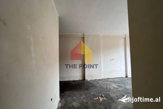 Shtepi ne shitje Apartament ne Tirane, 2+1, Mobilimi Bosh, pa mobiluar, Pagesa 155,000  Euro.