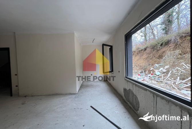 Shtepi ne shitje Apartament ne Tirane, 2+1, Mobilimi Bosh, pa mobiluar, Pagesa 186,000  Euro.